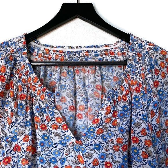 Cold Shoulder V-Neck Blouse with Swing Style Short Sleeve Size Small - Picture 2 of 6